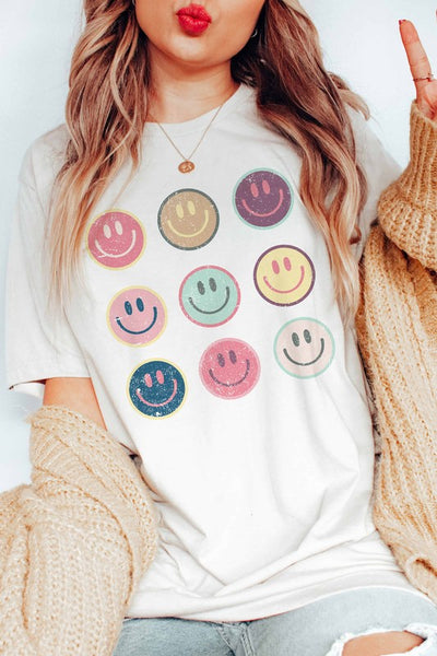 HAPPY FACE GALLERY GRAPHIC TEE