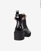 Amulet patent boot
