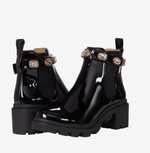 Amulet patent boot