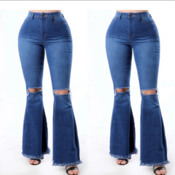 Distressed knee jeans